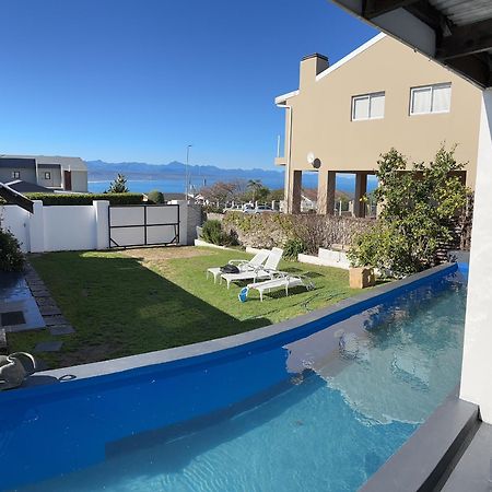 بليتنبيرغ باي De La Fontaine Guest Cottage And Pool View Luxury Suite المظهر الخارجي الصورة